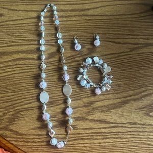 Jewelry set-matching necklace, bracelet and earrings. One piece missing. See pic